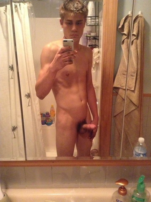 His Name is Jason and here can you see all his private Cock Self Shots and Self Cum Pics for free!